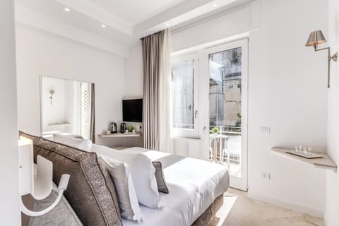 Superior Double Room, Balcony, Courtyard View | In-room safe, soundproofing, iron/ironing board, free WiFi