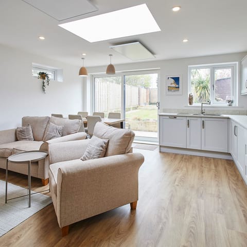 House | 3 bedrooms, high-speed internet