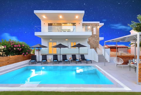 Luminosa Luxury Villa | HotelPraxis Group