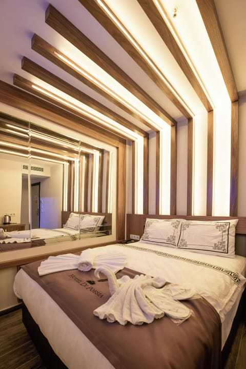 Egyptian cotton sheets, premium bedding, minibar, bed sheets