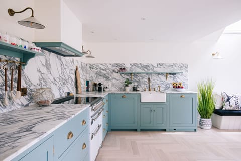 Carpenters Cottage Kitchen - StayCotswold