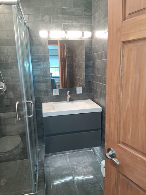 Brand new beautiful bathroom 
