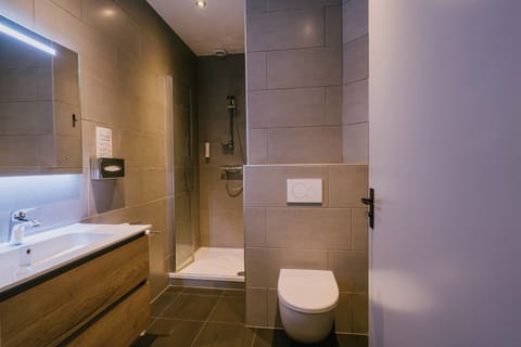 Comfort Double Room | Bathroom