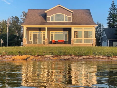 Lakefront beach cottage