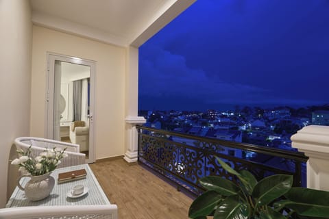 Suite, City View | Balcony
