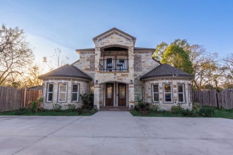 Front of House / Driveway
