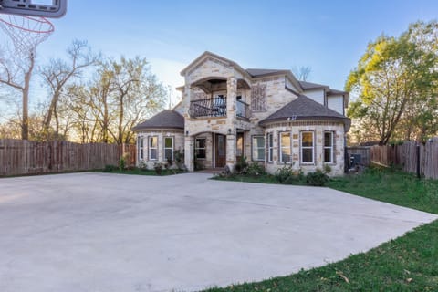 Front of House / Driveway