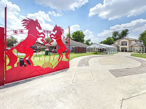 Giant Front Yard with Gate