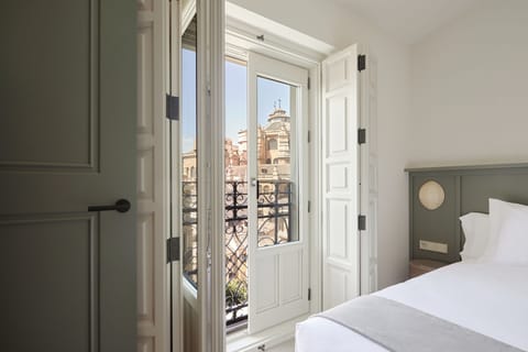Premium Apartment, 2 Bedrooms | Premium bedding, laptop workspace, soundproofing, free WiFi