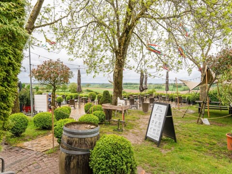 Cottage | Dining