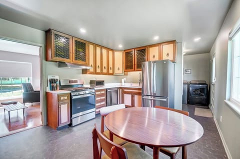 Fully equipped, updated kitchen & dining area.