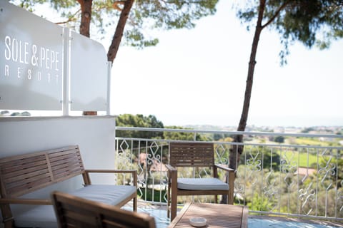 Pozzillo | Blackout drapes, soundproofing, iron/ironing board, WiFi (free)
