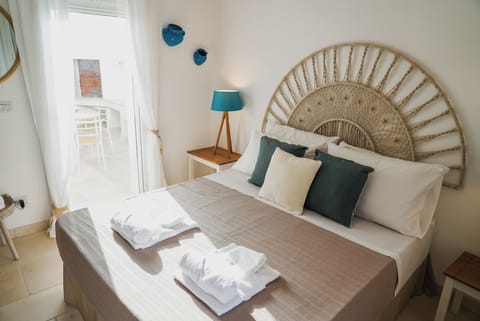 Individually decorated, individually furnished, soundproofing, free WiFi