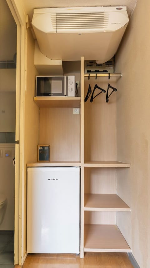 Superior Room Double with daily cleaning | Cribs/infant beds, free wired internet, bed sheets