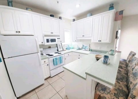 Full kitchen fully stocked