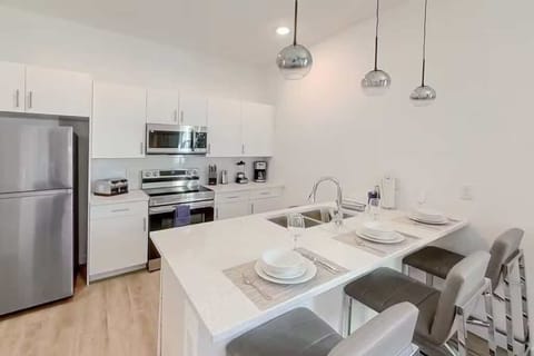 Fully equipped modern kitchen, ready for all your culinary needs.