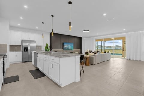 2369SaltyWindsWay(10)