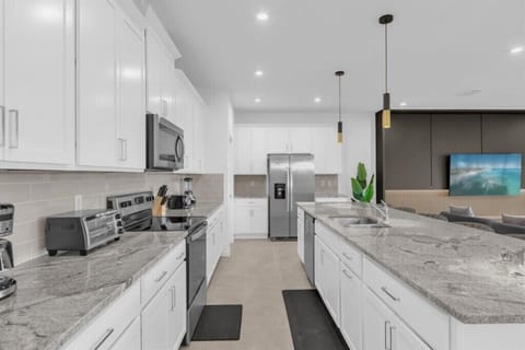 2369SaltyWindsWay(8)