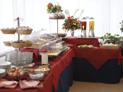 Daily buffet breakfast (EUR 7 per person)