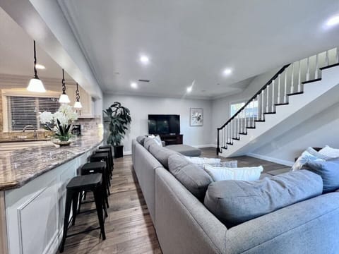 House, Multiple Beds, Pool Access, Pool View (Destination #28) | Living area | Fireplace