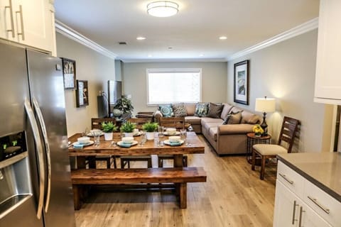House, Multiple Beds, Kitchen, City View (Destination #37) | Interior