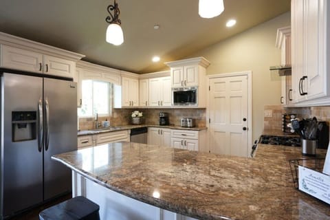 House, Multiple Beds, Pool Access, Pool View (Destination #27) | Private kitchen | Electric kettle