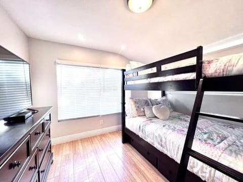 House, Multiple Beds, Patio, Garden View (Destination #36) | 3 bedrooms, individually decorated, individually furnished, bed sheets