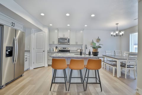 Kitchen & Dining Room