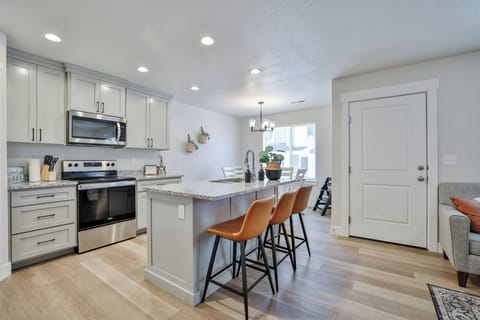 Kitchen & Dining Room