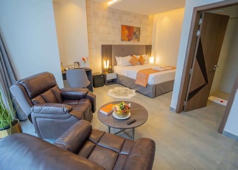 Luxury Studio Suite | Egyptian cotton sheets, premium bedding, memory foam beds, in-room safe