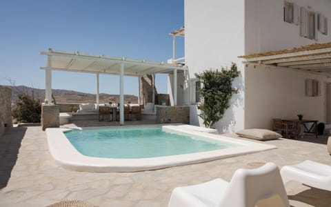 Private pool