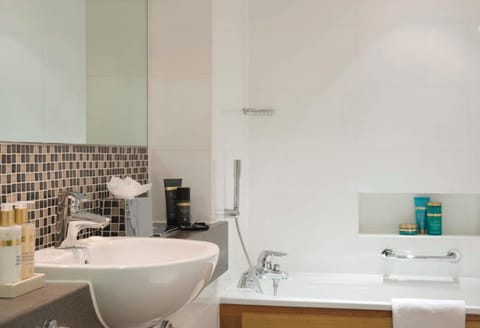 Free toiletries, hair dryer, bathrobes, towels