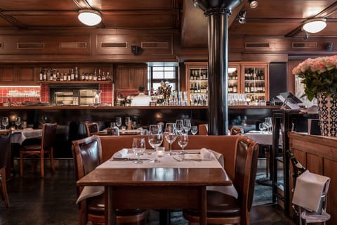 Breakfast, lunch and dinner served