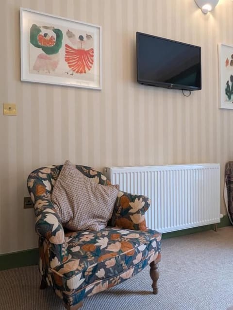 Deluxe Double Room | Iron/ironing board, free WiFi