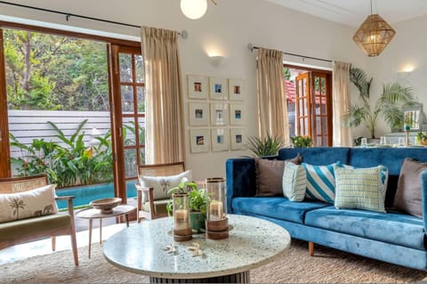 House | 4 bedrooms, desk