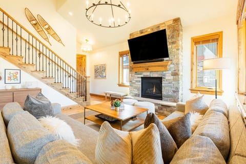 Mountain modern decor