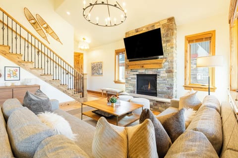 Mountain modern decor