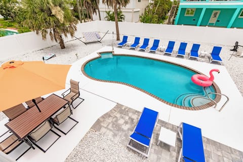 Heated Large Pool 
