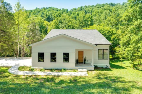 Liberty Vacation Rental | 4BR | 3BA | Stairs Required | 2,000 Sq Ft