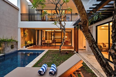 Outdoor pool, sun loungers