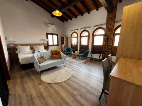 Junior Studio Suite | Free WiFi