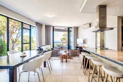 House | 2 bedrooms, desk, Internet