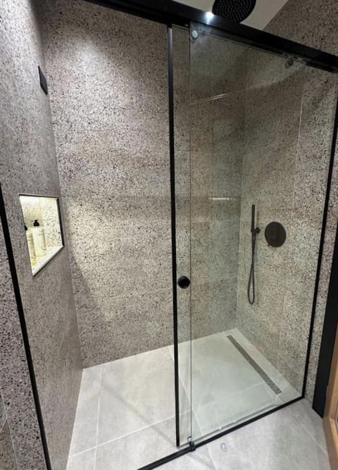 Triple Room, Private Bathroom | Bathroom