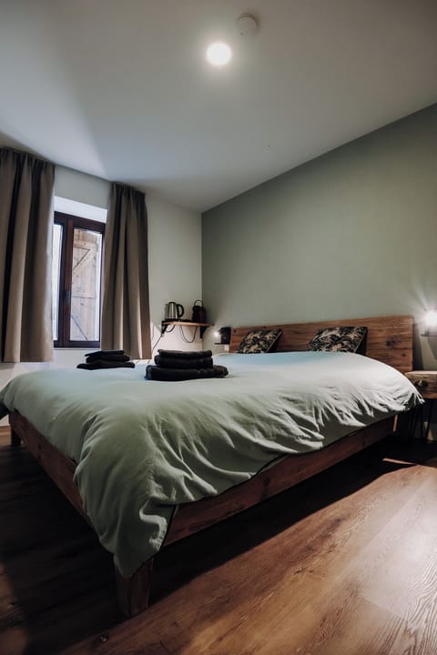 Room, Courtyard View | 1 bedroom, desk, laptop workspace, free WiFi