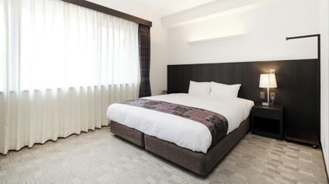 <Deluxe Double> Separate bath and toilet! Relax in a spacious 160cm wide bed.