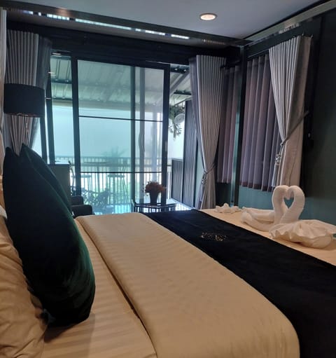 Design Room, Sea View | 6 bedrooms, desk, WiFi (free)