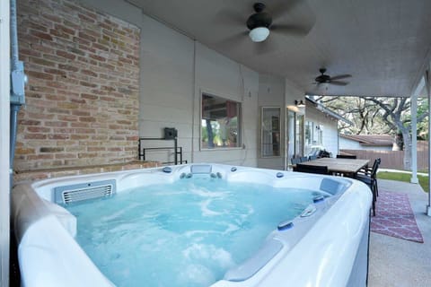 Hot tub views paired with delightful outdoor dining