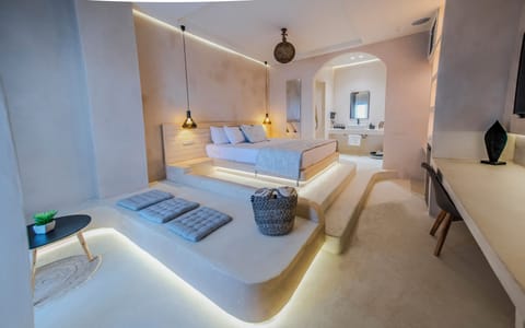 Luxury Double Room, 1 King Bed, Private Pool, Sea Facing | Egyptian cotton sheets, premium bedding, memory foam beds