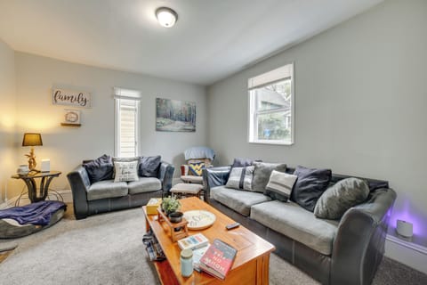 House (5 Bedrooms) | Interior