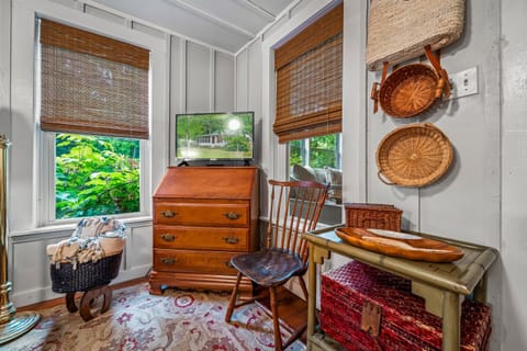 Smart tv with wifi to stream your favorite subscribed channels